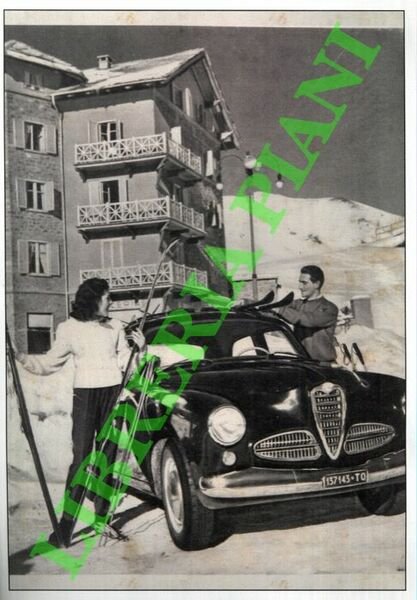 Alfa Romeo 1900 e sciatori.