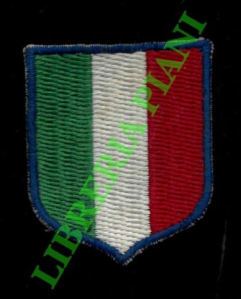 Scudetto tricolore in panno, bordo blu. | Immagine Gallery 1