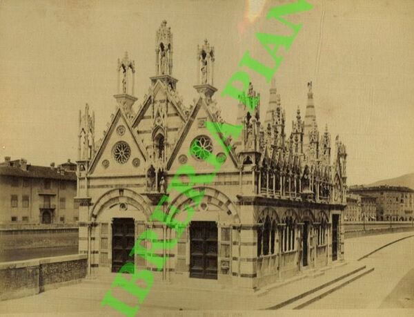 Pisa. S. Maria della Spiga - Battistero : due interni