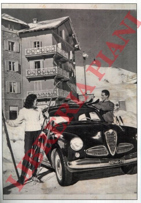 Alfa Romeo 1900 e sciatori.