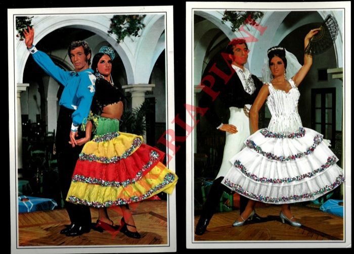 Copie di ballerini spagnoli in costumi tipici.