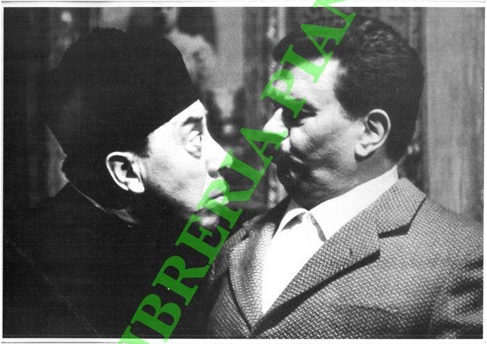 Fernandel & Gino Cervi (Don Camillo e Peppone).