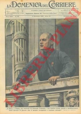 Il Duce, a Roma, dal balcone di Palazzo Venezia.