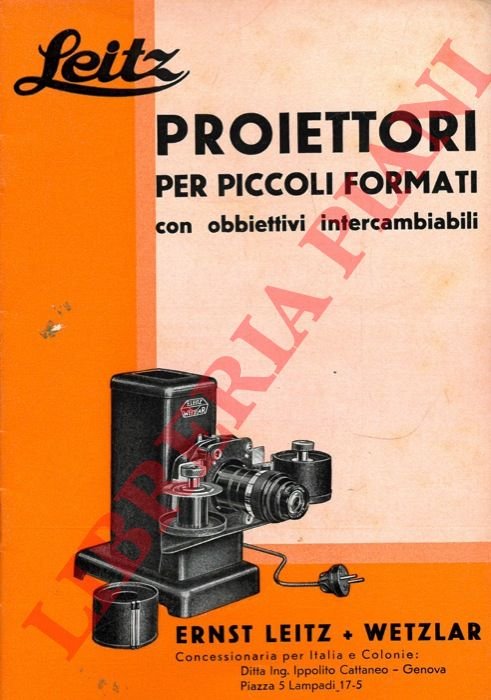 Proiettori per piccoli formati con obbiettivi intercambiabili.