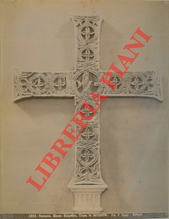 Ravenna. Museo bizantino. Croce in terracotta.