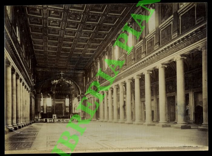 Roma. Vedute interne di molte chiese romane.