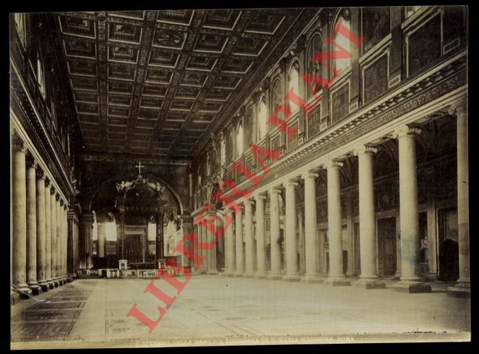 Roma. Vedute interne di molte chiese romane.