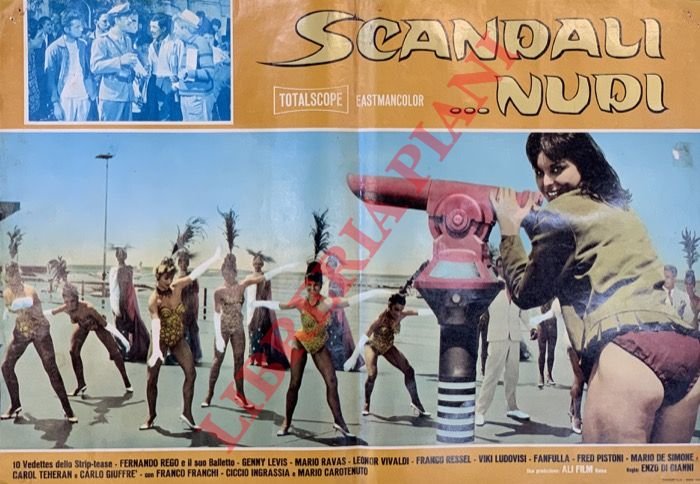 Scandali nudi.