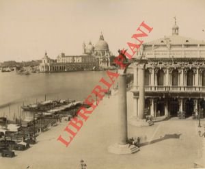 Venezia: Chiesa della Salute vista da Piazza S. Marco.