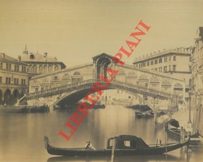 Venezia. Ponte di Rialto (gondola in primo piano).