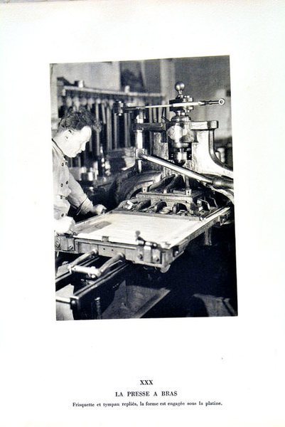 La technique du livre et des arts graphiques. La Typographie. …