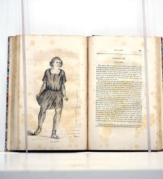 Caractères. Nouvelle édition. Ornée de Gravures.