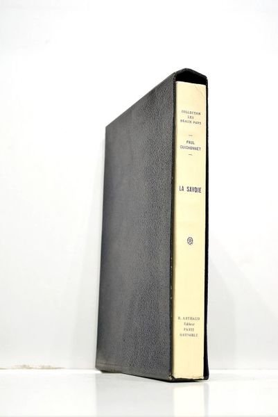 La Savoie. Couverture de Samivel. Ouvrage orné de 157 héliogrammes.