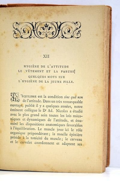 L'Hygiène de la Beauté. (Formulaire cosmétique). Préface de Catulle Mendès. …