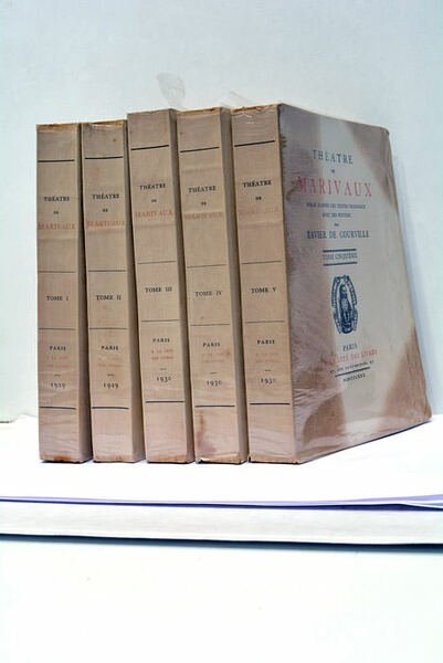 Théatre de Marivaux. Publié d'après les textes originaux avec des …