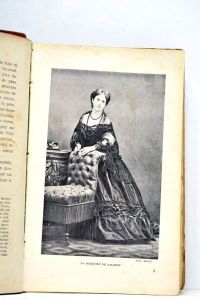 Les Femmes du Second Empire. La fête impériale.