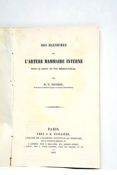 Des blessures de l'artère mammaire interne sous le point de …