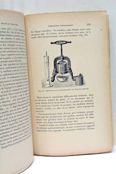 Traité de vinification pratique et rationnelle. Le raisin. Les vinifications.