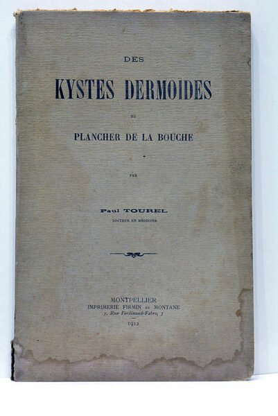 Des Kystes Dermoïdes du plancher de la bouche.