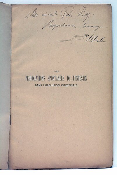 Des perforations spontanées de l'intestin dans l'occlusion intestinale.