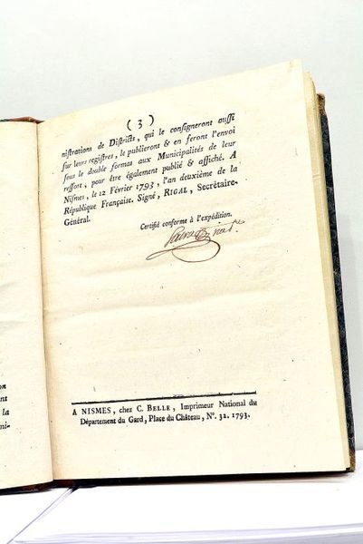 1). DECRET (.) portant que le Gouvernement provisoire de la …