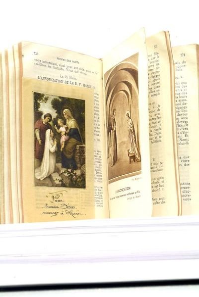 Aux sources de la Force. Missel Vespéral. Missel quotidien, extraits …