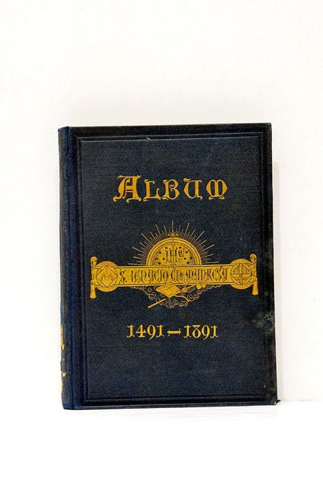 Álbum histórico escrito e ilustrado por Padres de la Compañía …