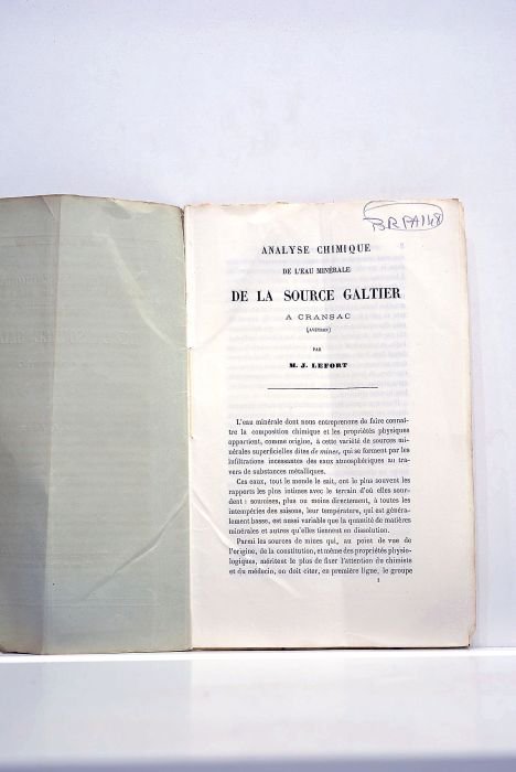 Analyse chimique de l'eau minérale de la source Galtier à …