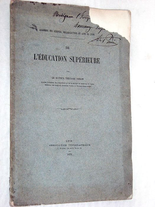 De l'éducation supérieure.