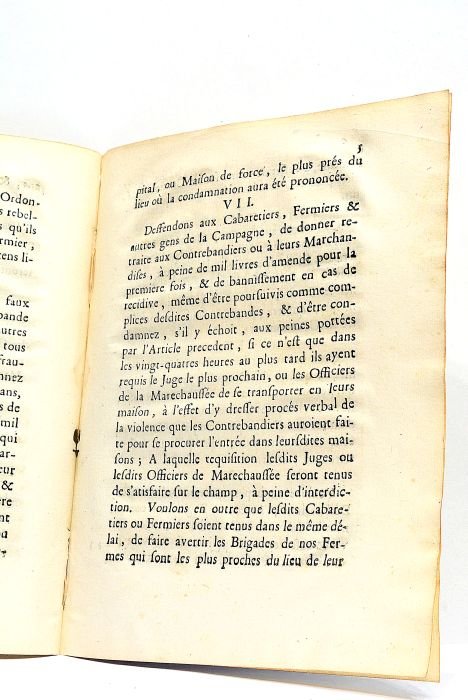 DECLARATION du Roi qui établit des Peines contre les Contrebandiers.