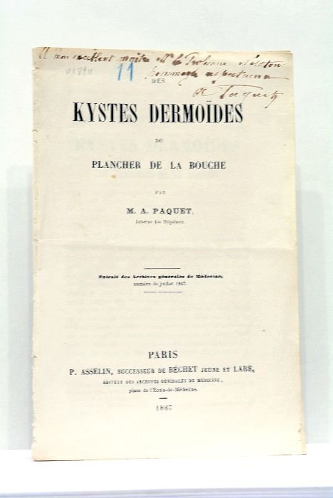 Des Kystes dermoïdes du plancher de la bouche.