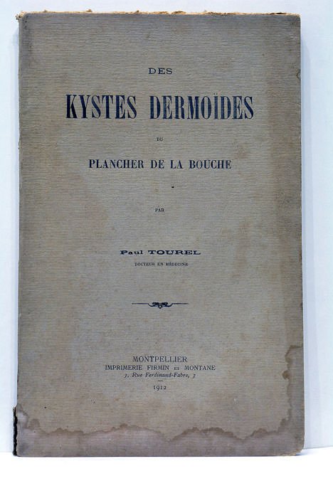 Des Kystes Dermoïdes du plancher de la bouche.