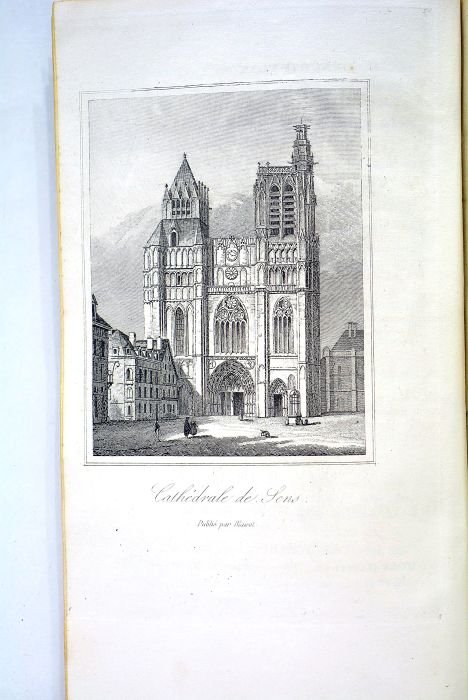 Description de l'Eglise métropolitaine de St-Etienne de Sens ; recherches …