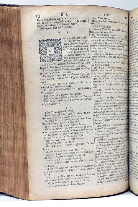 Dictionnarium Historicum, Geographicum, Poeticum. Gentium, Hominum, Deorum Gentilium, regionum, locorum, …