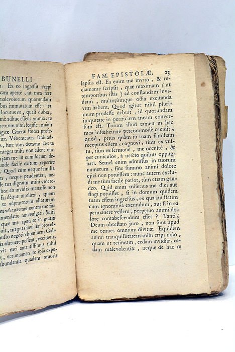 Epistolae Familiares. Cum Notis Francisci Graverol, Nemausensis…