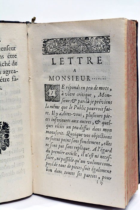 Fables, divisées en cinq livres.