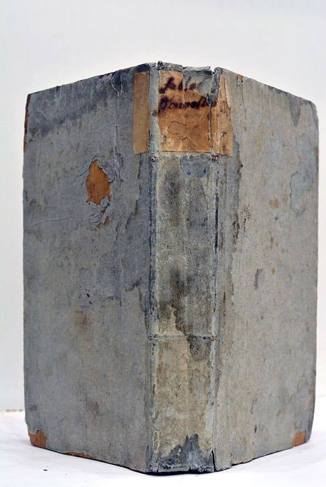 Fables Nouvelles divisées en quatre Livres. Traduction libre de l'Allemand.