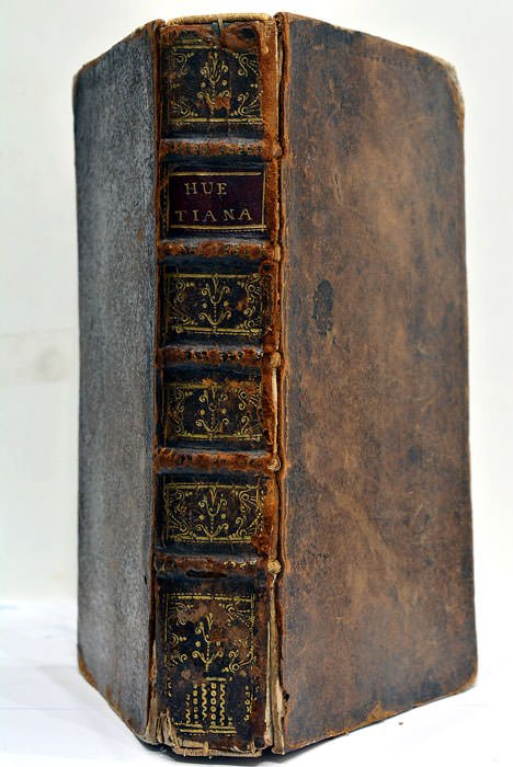 Huetiana, ou Pensées Diverses de M. Huet, Evêque d'Avranches.