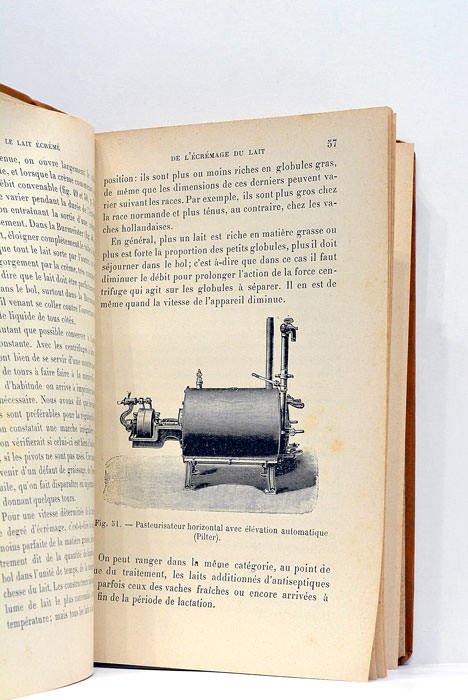 L'industrie laitière. Sous-produits et résidus. Avec 162 figures intercalées dans …