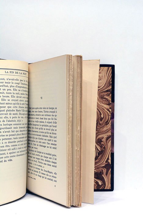 La fin de la nuit. Roman.