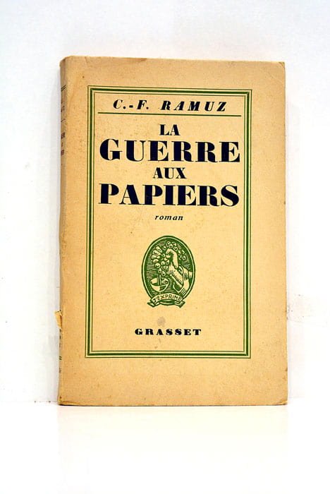 La guerre aux papiers.