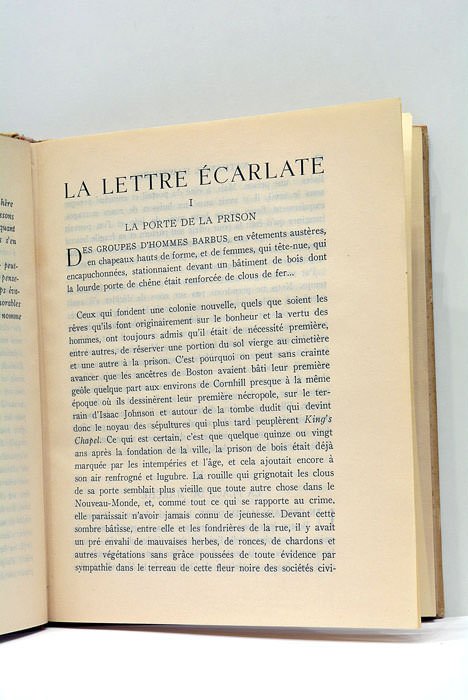 La Lettre écarlate. Traduit de l'anglais par Henry Langon. Frontispice …