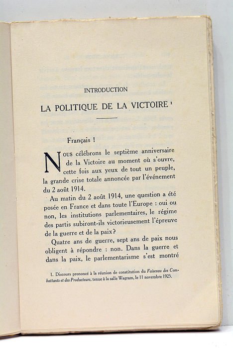 La politique de la victoire. Édition originale avec un frontispice …
