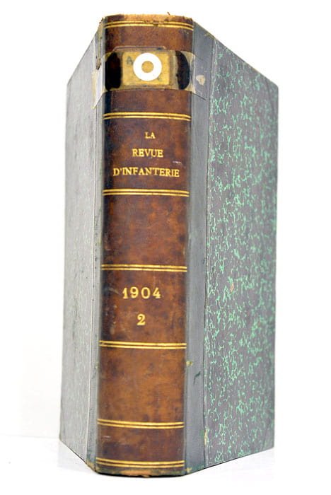 LA REVUE d'infanterie.