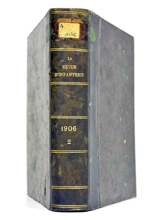 LA REVUE d'infanterie.