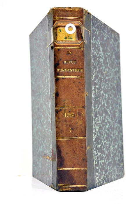 LA REVUE d'infanterie.