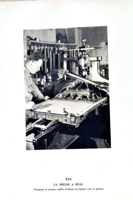 La technique du livre et des arts graphiques. La Typographie. …