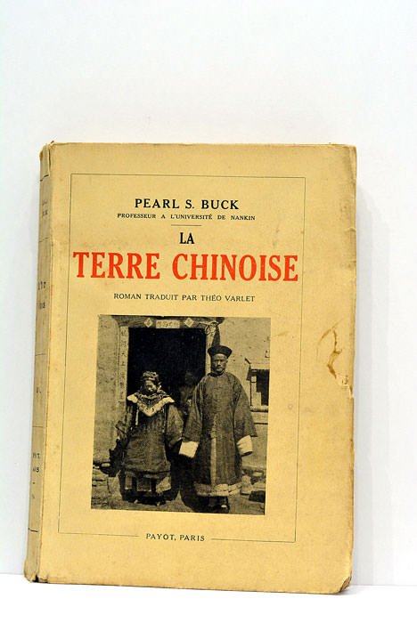 La terre chinoise. Traduit par Théo Varlet. Préface de G. …