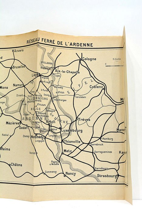 Le secret de la frontière. 1815-1871-1914. Charleroi. Huit portraits et …