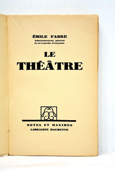 Le théâtre.